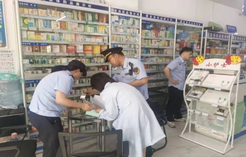 “码”上联动优环境 清源固本护民生——上海崇明区深入开展零售药店跨部门综合监管02.jpg