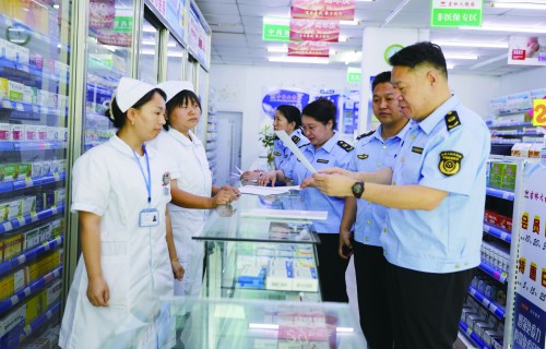 1755072125338063087.jpg 监管与服务同行 安全与发展并进——吉林省药监局强化药品流通监管工作纪实01.jpg