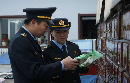 1756368022764033661.png 河北张家口:“清源”行动守护药品安全防线02.png